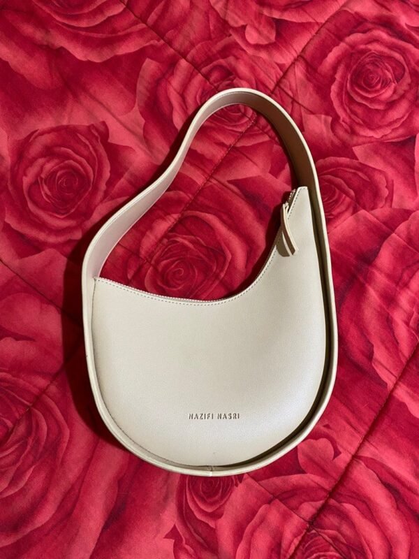 NAZIFI NASRI White Shoulder Bag